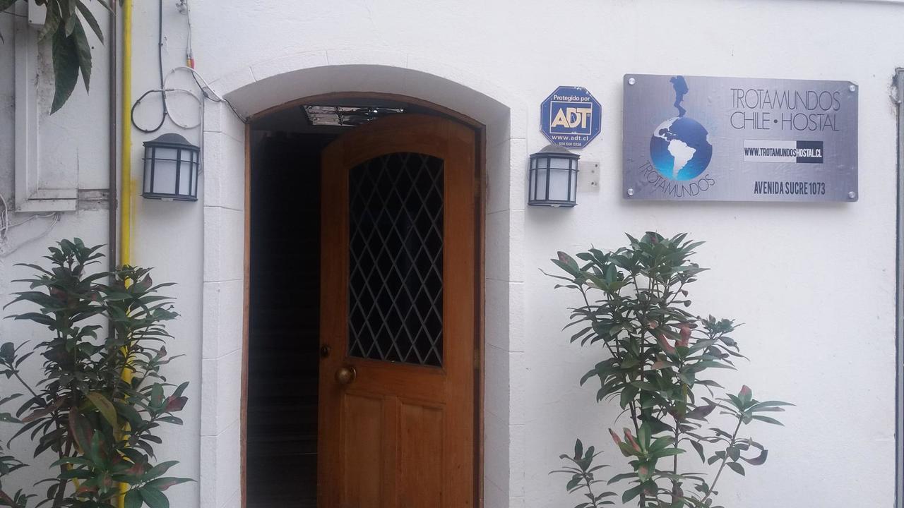 Trotamundos Hostal Santiago Dış mekan fotoğraf