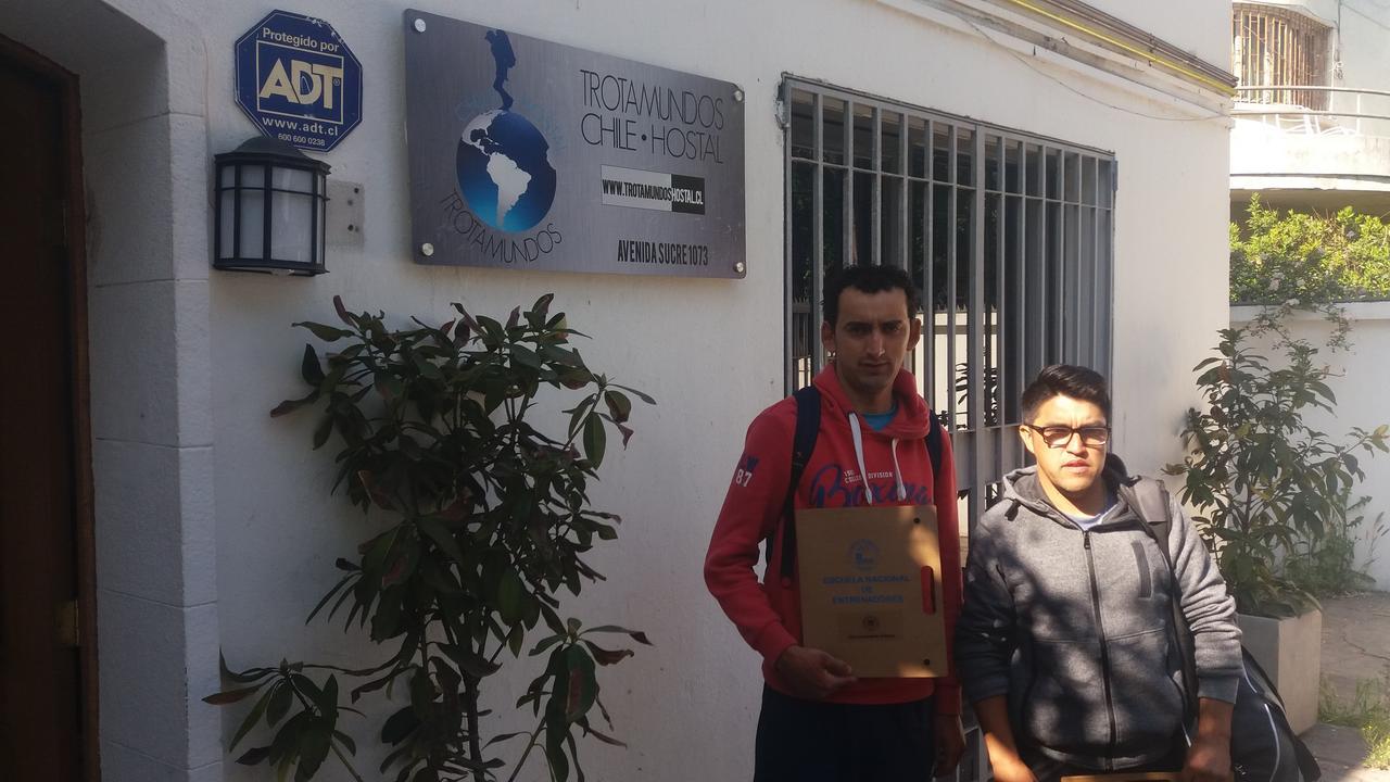 Trotamundos Hostal Santiago Dış mekan fotoğraf